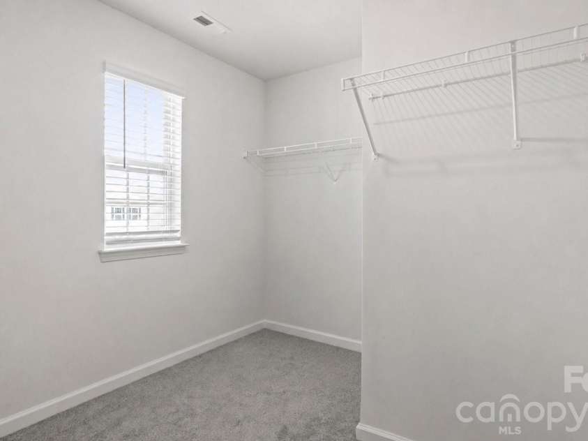 110 Meadow View Drive, Statesville, NC 28677.  MLS# CAR4401619, YatesRealty ID 37113. 