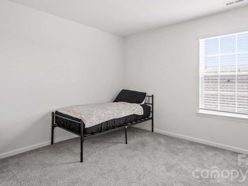 110 Meadow View Drive, Statesville, NC 28677.  MLS# CAR4401619, YatesRealty ID 37113. 