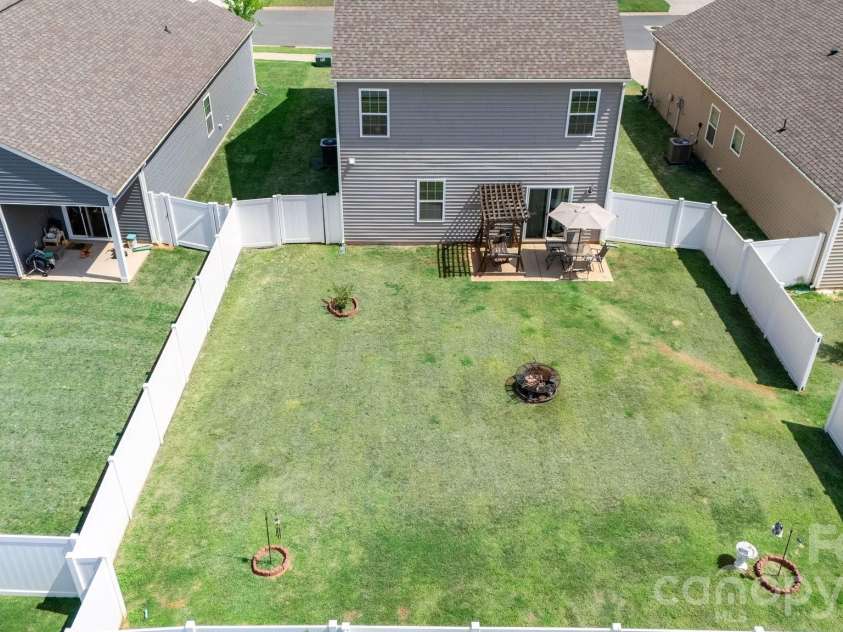 110 Meadow View Drive, Statesville, NC 28677.  MLS# CAR4401619, YatesRealty ID 37113. 