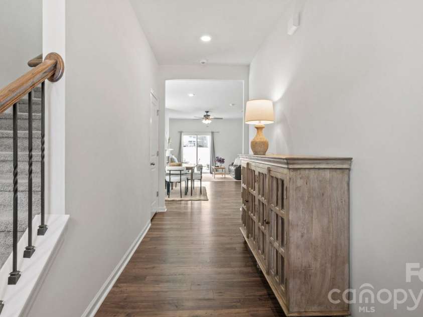 110 Meadow View Drive, Statesville, NC 28677.  MLS# CAR4401619, YatesRealty ID 37113. Entry Way