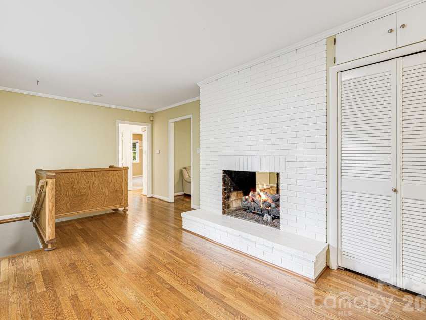 38 Westridge Drive, Asheville, NC 28803.  MLS# CAR4401968, YatesRealty ID 37116. Breakfast