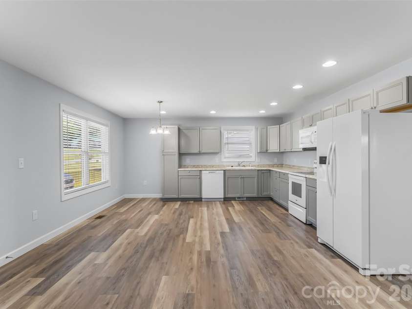 112 Elm Street, Morganton, NC 28655.  MLS# CAR4400689, YatesRealty ID 37117. Dining/Kitchen