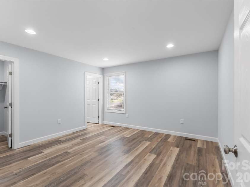 112 Elm Street, Morganton, NC 28655.  MLS# CAR4400689, YatesRealty ID 37117. Ensuite Bathroom