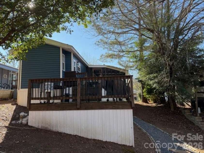 206 Cardinal Drive, New London, NC 28127.  MLS# CAR4356717, YatesRealty ID 3712. 