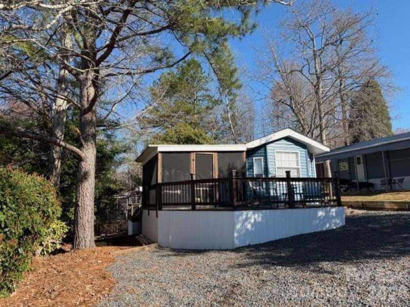 206 Cardinal Drive, New London, NC 28127.  MLS# CAR4356717, YatesRealty ID 3712. 