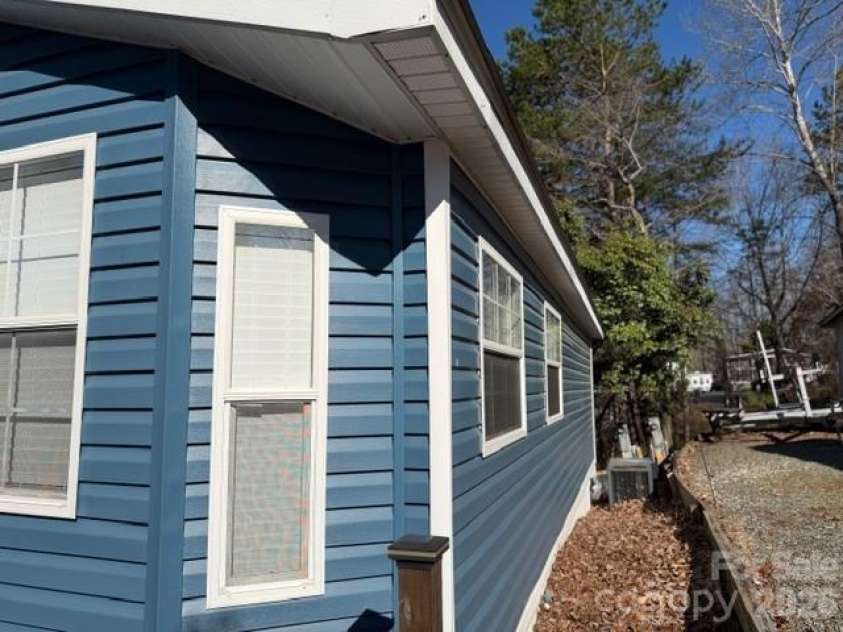 206 Cardinal Drive, New London, NC 28127.  MLS# CAR4356717, YatesRealty ID 3712. 