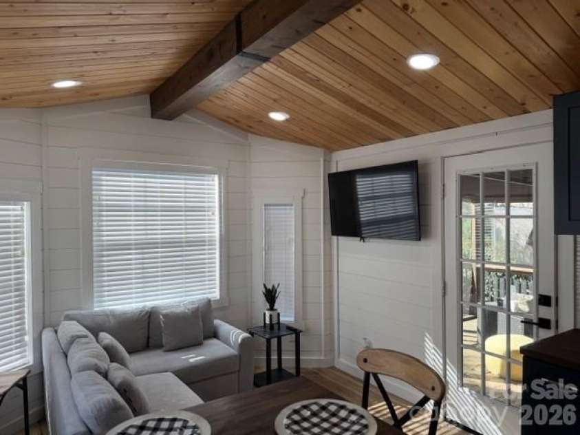 206 Cardinal Drive, New London, NC 28127.  MLS# CAR4356717, YatesRealty ID 3712. 