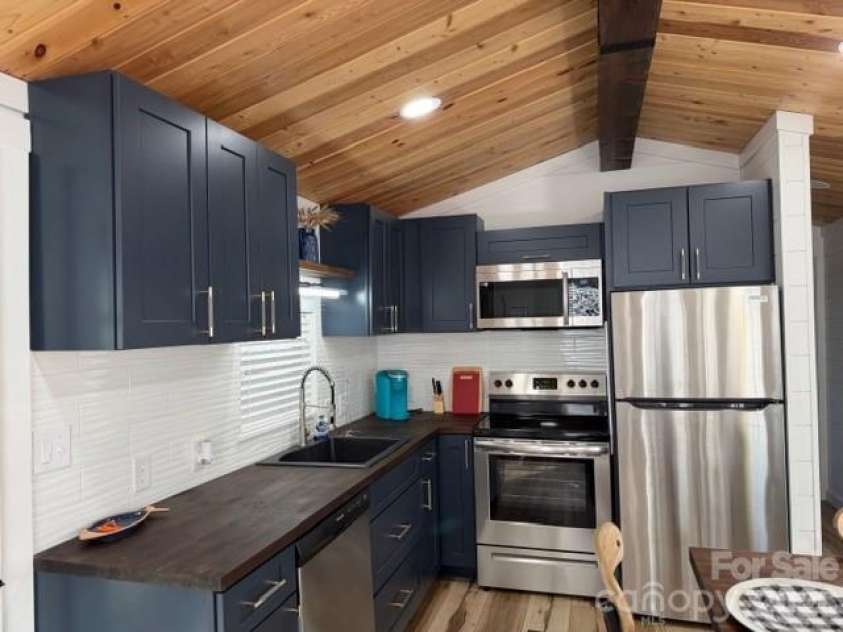206 Cardinal Drive, New London, NC 28127.  MLS# CAR4356717, YatesRealty ID 3712. 