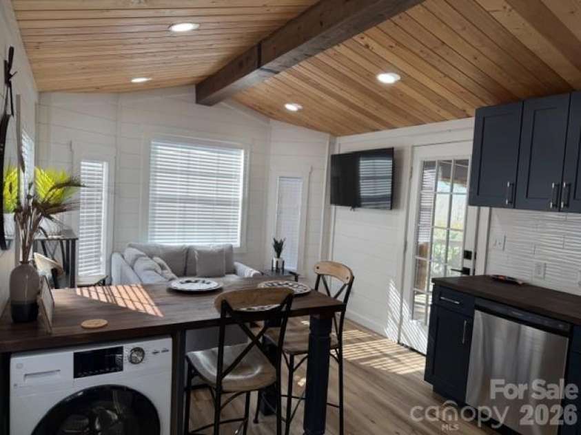 206 Cardinal Drive, New London, NC 28127.  MLS# CAR4356717, YatesRealty ID 3712. 