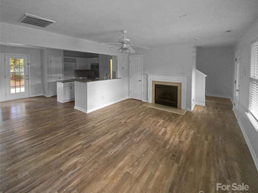 4438 Cochran Farm Lane, Charlotte, NC 28269.  MLS# CAR4206843, YatesRealty ID 3712. 