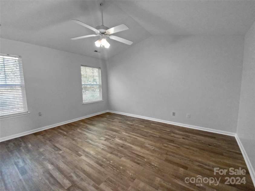 4438 Cochran Farm Lane, Charlotte, NC 28269.  MLS# CAR4206843, YatesRealty ID 3712. 