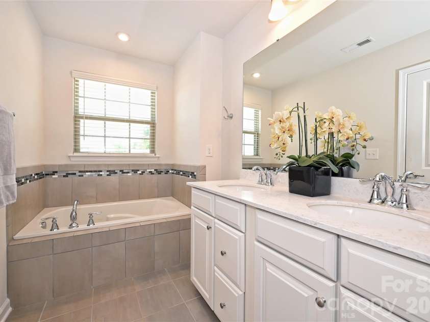 3612 Speer Boulevard, Charlotte, NC 28217.  MLS# CAR4360603, YatesRealty ID 37124. 