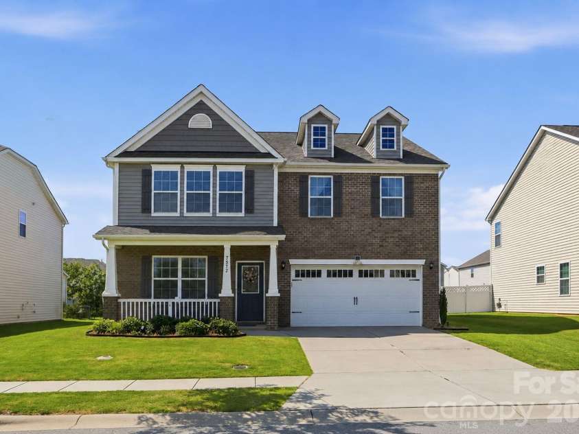 7572 Nolen Farm Drive, Gastonia, NC 28056.  MLS# CAR4402446, YatesRealty ID 37125. 