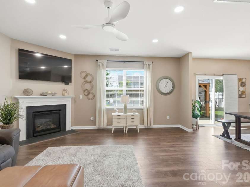 7572 Nolen Farm Drive, Gastonia, NC 28056.  MLS# CAR4402446, YatesRealty ID 37125. 