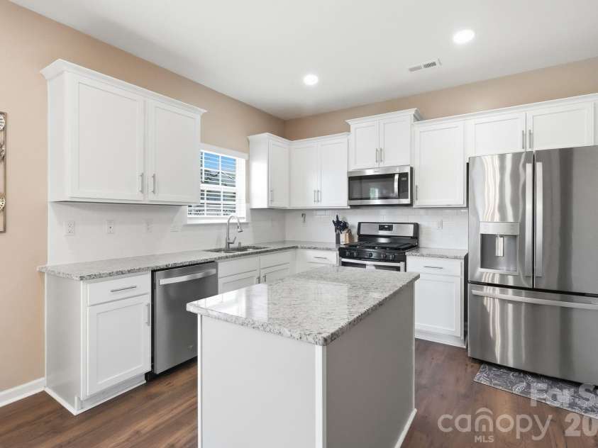 7572 Nolen Farm Drive, Gastonia, NC 28056.  MLS# CAR4402446, YatesRealty ID 37125. 
