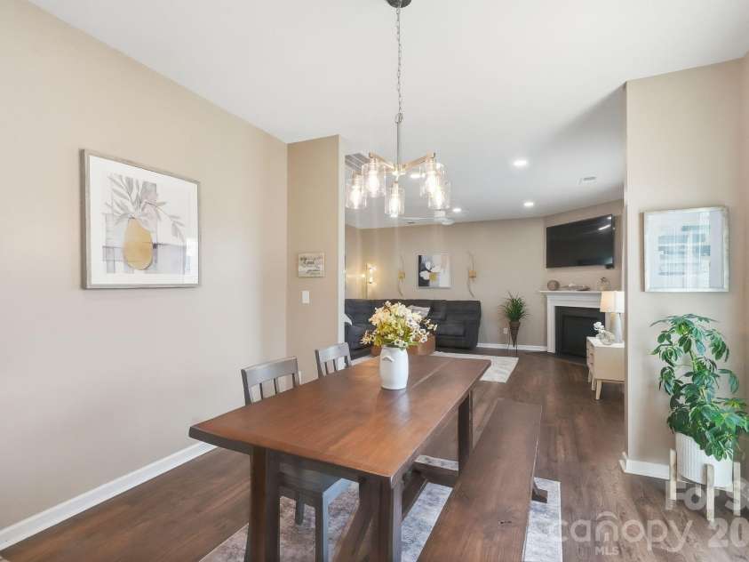 7572 Nolen Farm Drive, Gastonia, NC 28056.  MLS# CAR4402446, YatesRealty ID 37125. Dining Area
