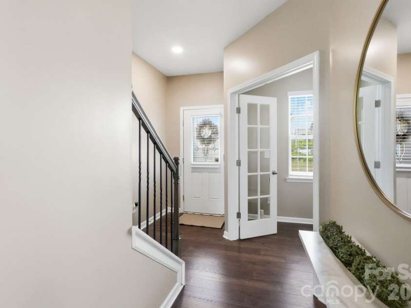7572 Nolen Farm Drive, Gastonia, NC 28056.  MLS# CAR4402446, YatesRealty ID 37125. Entry Way