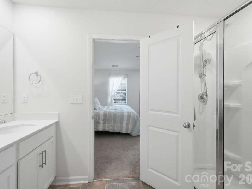 7572 Nolen Farm Drive, Gastonia, NC 28056.  MLS# CAR4402446, YatesRealty ID 37125. Primary Bathroom