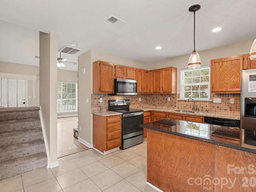 8260 Golf Ridge Drive, Charlotte, NC 28277.  MLS# CAR4402112, YatesRealty ID 37127. 