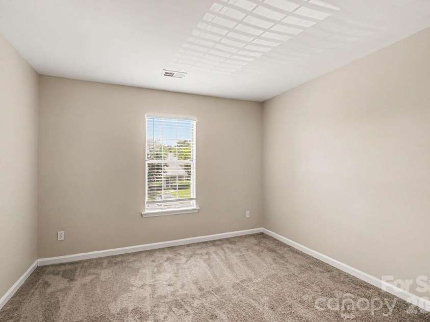 8260 Golf Ridge Drive, Charlotte, NC 28277.  MLS# CAR4402112, YatesRealty ID 37127. 