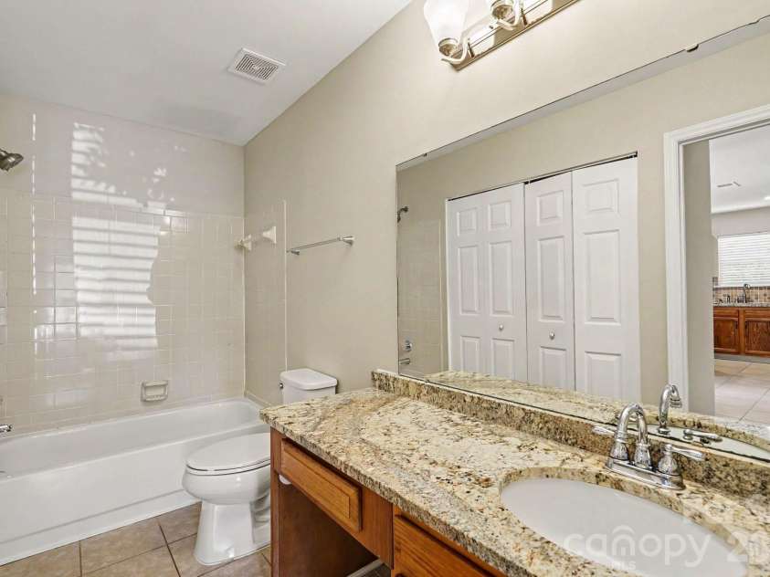 8260 Golf Ridge Drive, Charlotte, NC 28277.  MLS# CAR4402112, YatesRealty ID 37127. 