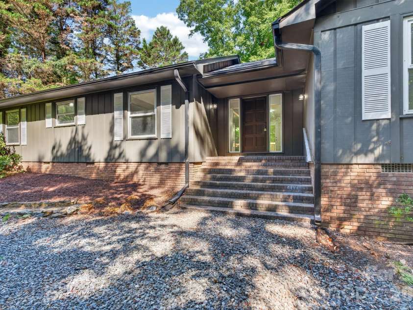 4531 Belhaven Forest Drive, Gastonia, NC 28056.  MLS# CAR4402890, YatesRealty ID 37128. 