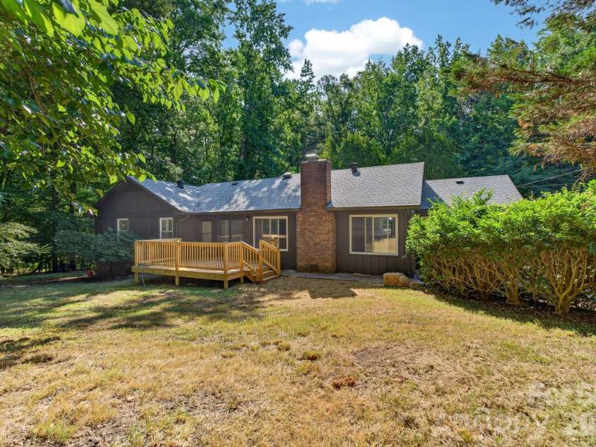 4531 Belhaven Forest Drive, Gastonia, NC 28056.  MLS# CAR4402890, YatesRealty ID 37128. 