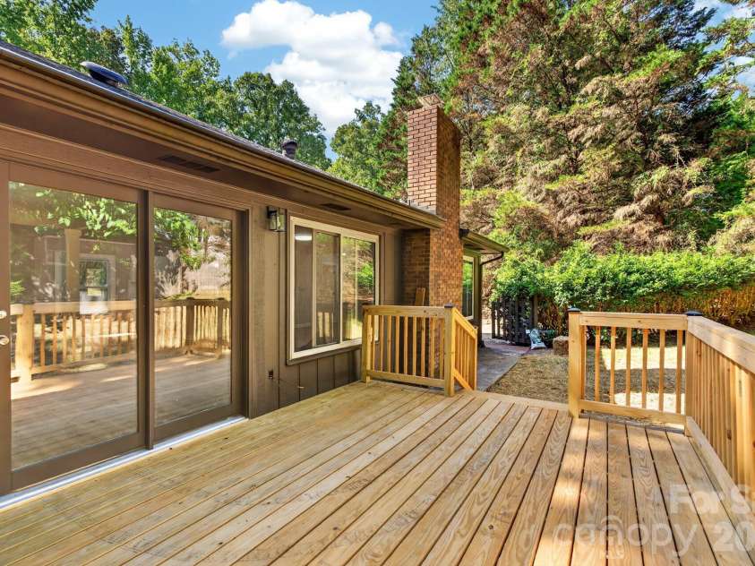 4531 Belhaven Forest Drive, Gastonia, NC 28056.  MLS# CAR4402890, YatesRealty ID 37128. 