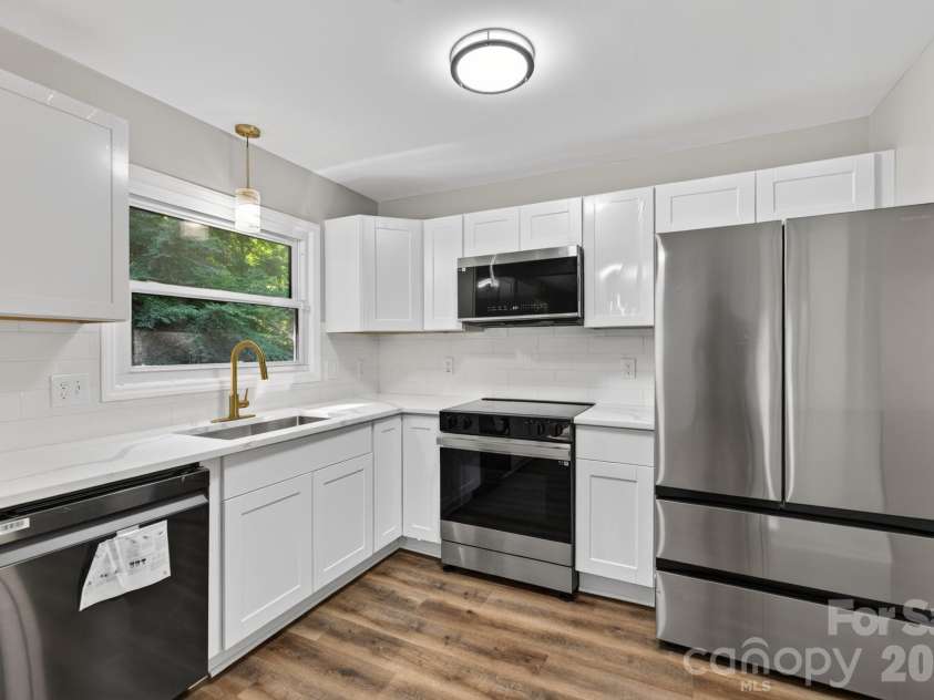 4531 Belhaven Forest Drive, Gastonia, NC 28056.  MLS# CAR4402890, YatesRealty ID 37128. 