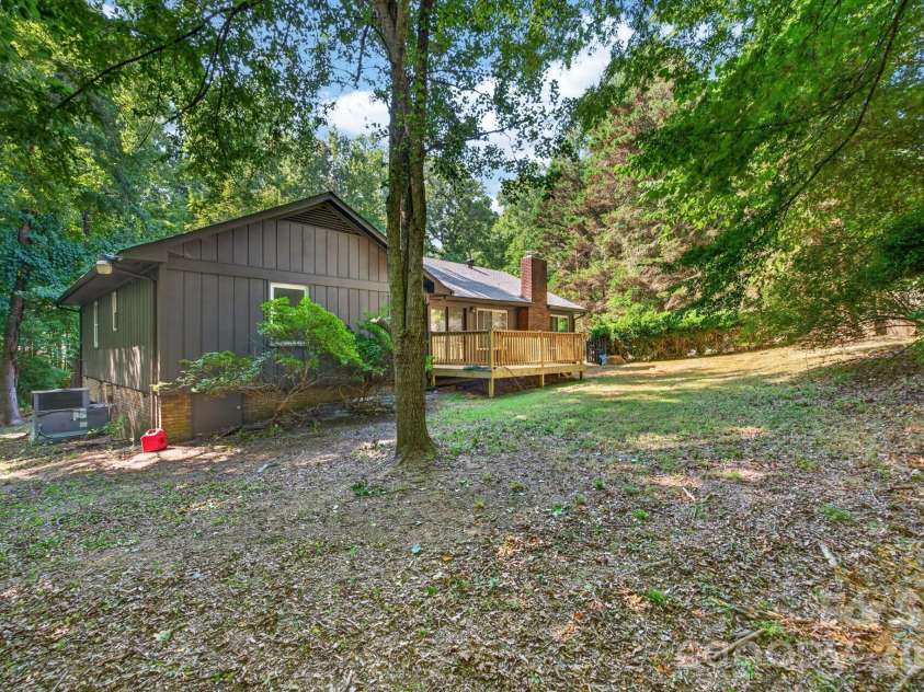 4531 Belhaven Forest Drive, Gastonia, NC 28056.  MLS# CAR4402890, YatesRealty ID 37128. 
