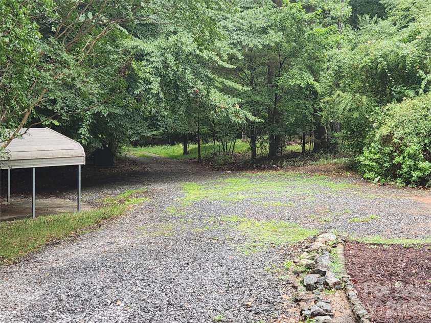 4531 Belhaven Forest Drive, Gastonia, NC 28056.  MLS# CAR4402890, YatesRealty ID 37128. 