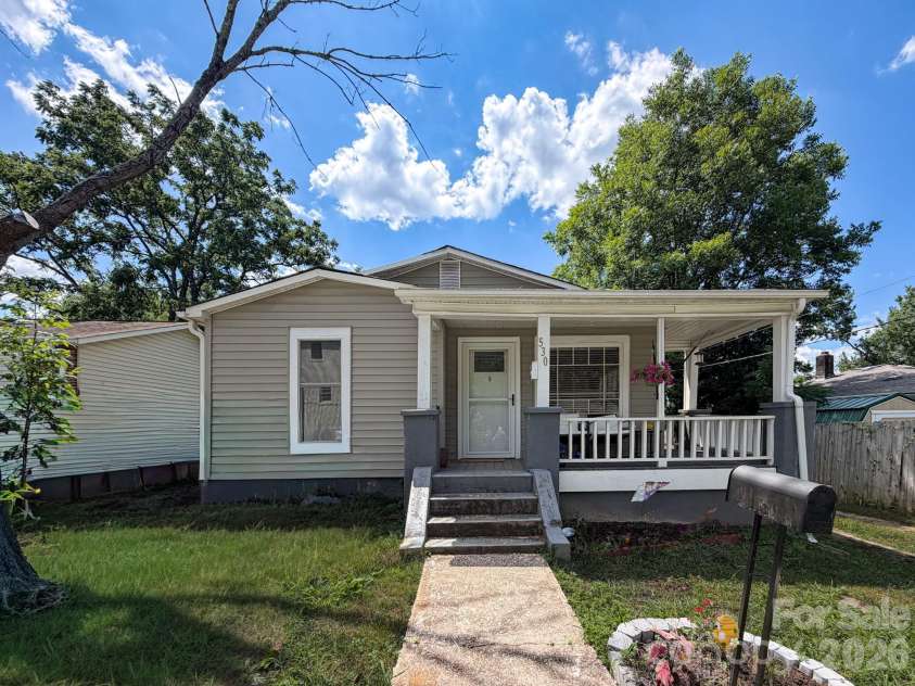 530 Stage Street, Lenoir, NC 28645.  MLS# CAR4402490, YatesRealty ID 37129. 