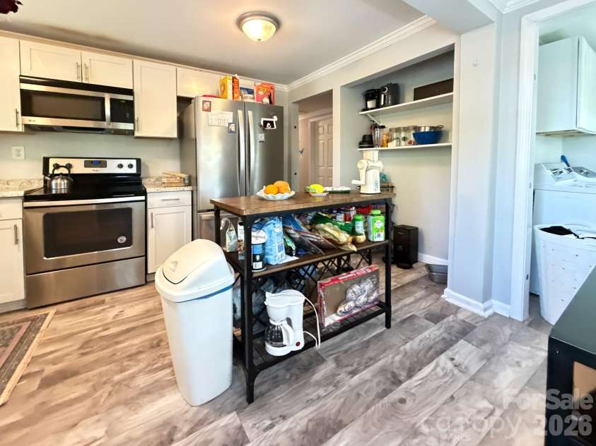 530 Stage Street, Lenoir, NC 28645.  MLS# CAR4402490, YatesRealty ID 37129. 
