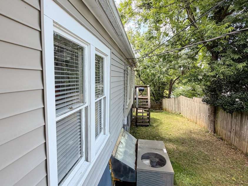 530 Stage Street, Lenoir, NC 28645.  MLS# CAR4402490, YatesRealty ID 37129. 