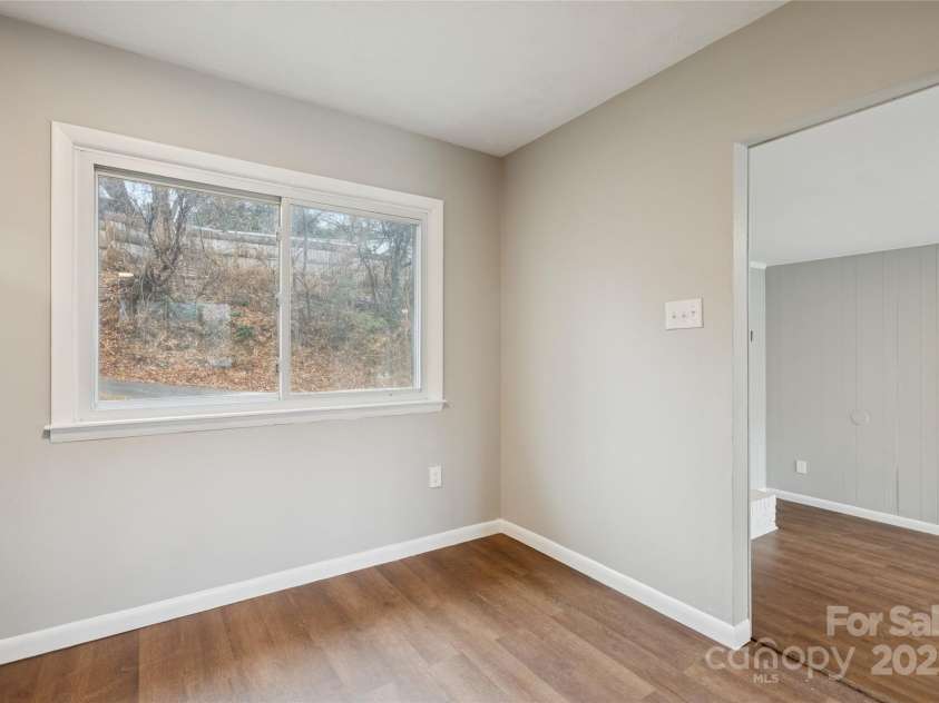 1126 Old US 70 Highway, Black Mountain, NC 28711.  MLS# CAR4326543, YatesRealty ID 3713. Dining area