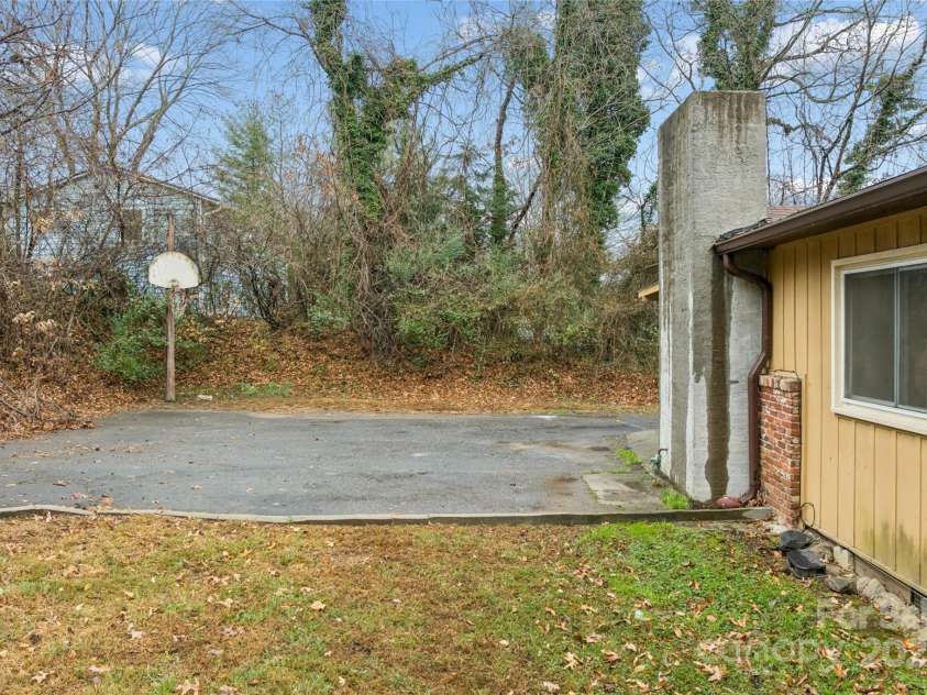 1126 Old US 70 Highway, Black Mountain, NC 28711.  MLS# CAR4326543, YatesRealty ID 3713. Exterior