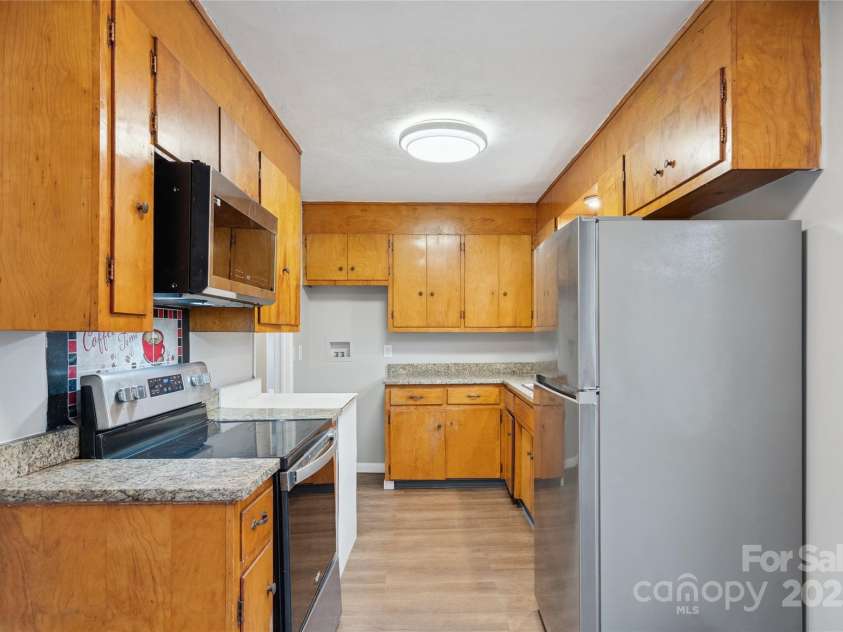 1126 Old US 70 Highway, Black Mountain, NC 28711.  MLS# CAR4326543, YatesRealty ID 3713. Kitchen