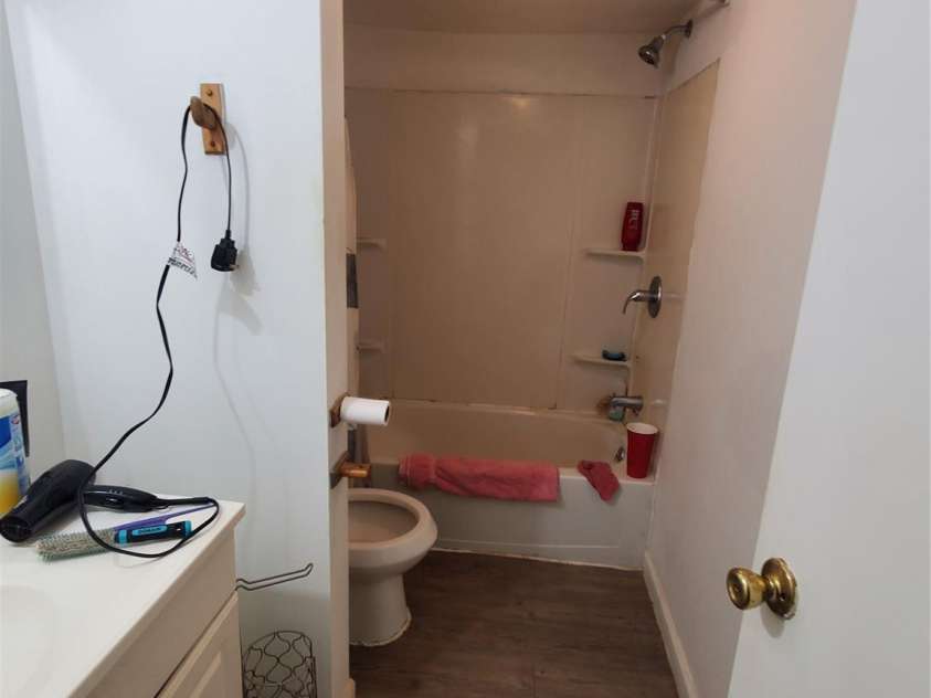 714 wiscassett Street, Albemarle, NC 28001.  MLS# CAR4356493, YatesRealty ID 3713. Bathroom