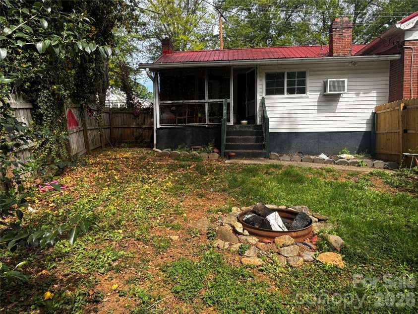 103 Silver Creek Road, Morganton, NC 28655.  MLS# CAR4402583, YatesRealty ID 37131. 
