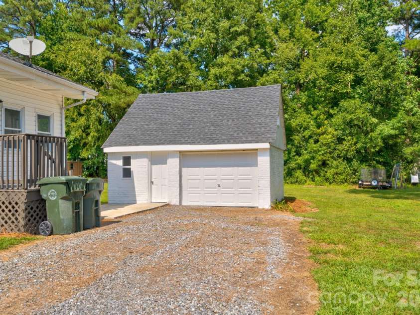 507 Elm Street, Cherryville, NC 28021.  MLS# CAR4402941, YatesRealty ID 37132. 