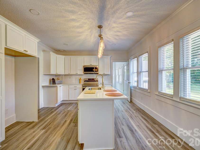 507 Elm Street, Cherryville, NC 28021.  MLS# CAR4402941, YatesRealty ID 37132. 