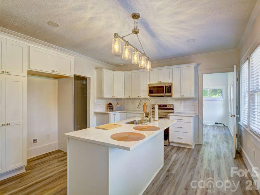 507 Elm Street, Cherryville, NC 28021.  MLS# CAR4402941, YatesRealty ID 37132. 