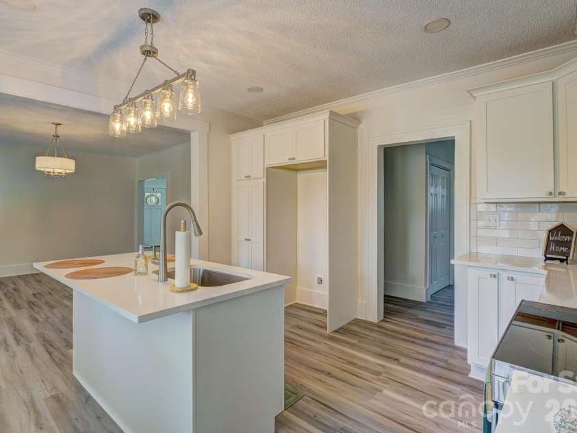 507 Elm Street, Cherryville, NC 28021.  MLS# CAR4402941, YatesRealty ID 37132. 