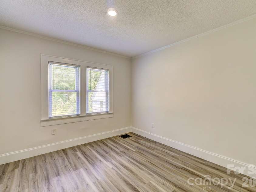507 Elm Street, Cherryville, NC 28021.  MLS# CAR4402941, YatesRealty ID 37132. 