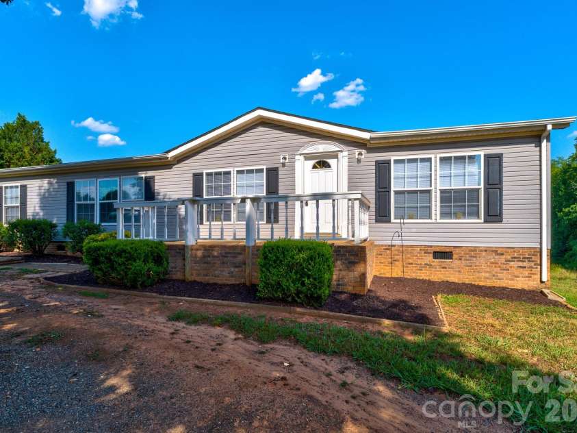 109 Indian Creek Drive, Shelby, NC 28152.  MLS# CAR4402850, YatesRealty ID 37133. 