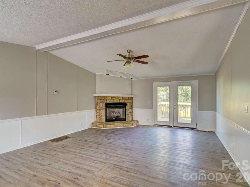 109 Indian Creek Drive, Shelby, NC 28152.  MLS# CAR4402850, YatesRealty ID 37133. 