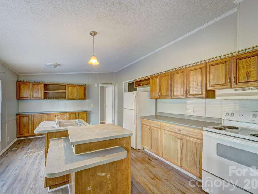 109 Indian Creek Drive, Shelby, NC 28152.  MLS# CAR4402850, YatesRealty ID 37133. 