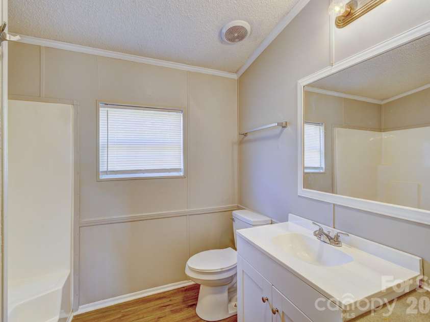 109 Indian Creek Drive, Shelby, NC 28152.  MLS# CAR4402850, YatesRealty ID 37133. 