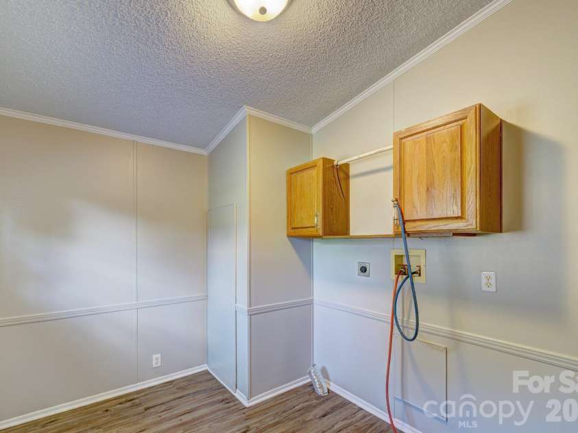 109 Indian Creek Drive, Shelby, NC 28152.  MLS# CAR4402850, YatesRealty ID 37133. 