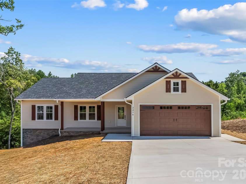 2456 Saratoga Run, Morganton, NC 28655.  MLS# CAR4402286, YatesRealty ID 37134. 
